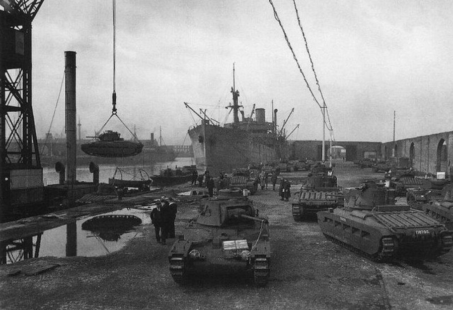 Выгрузка лендлизовских танков в Мурманске (1941 г.)